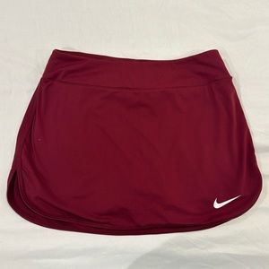 Nike tennis golf skirt with built in shorts (skort) in crimson (burgundy)